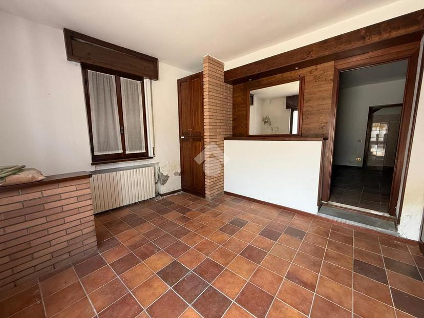 Casa indipendente in Piazza IV Novembre 141, Barbata — foto 3 di 5