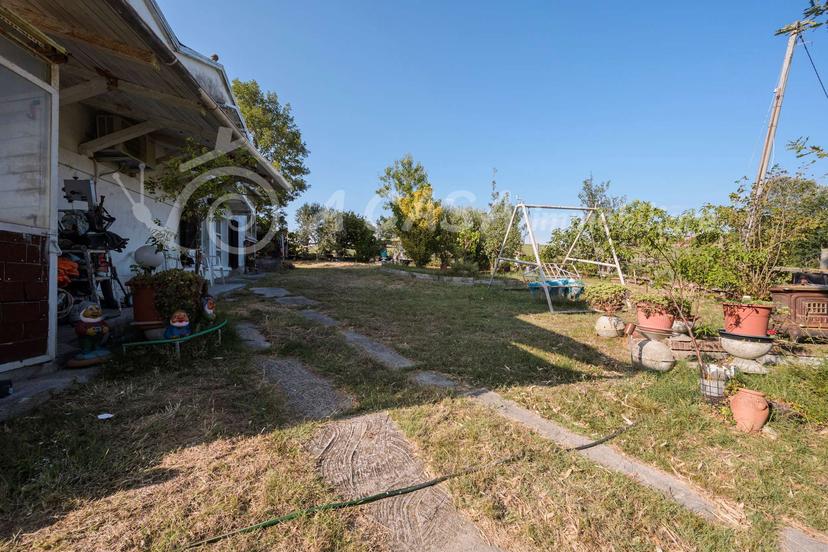 Casa indipendente in Strada Case Caselli 118, Medesano