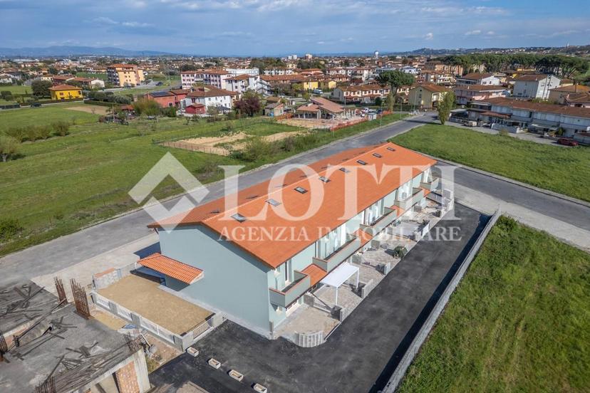 Villa a schiera in F.Lli Cervi 138, Castelfranco di Sotto — foto 4 di 5