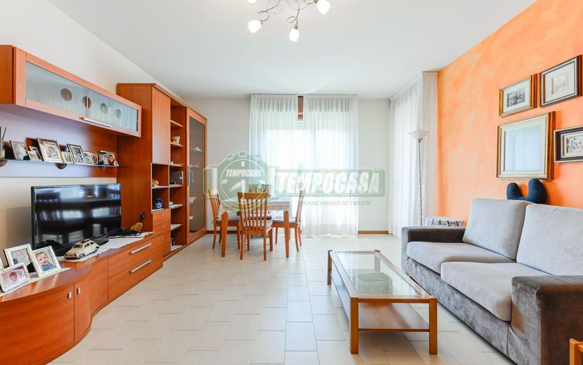 Trilocale in Via Papa Giovanni XXIII 42, Bernareggio — foto 5 di 5