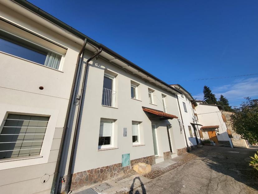 Villa a schiera, Creazzo