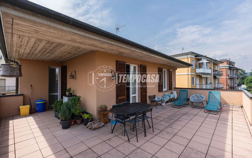 Trilocale in Via G. Carducci 1, Merone — foto 3 di 5