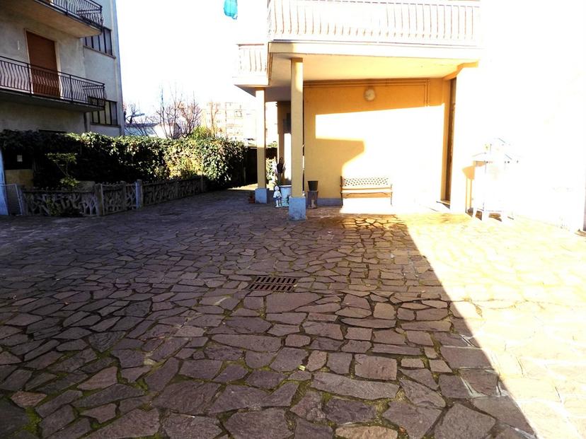 Bilocale in Via Don Luigi Sturzo, Calolziocorte