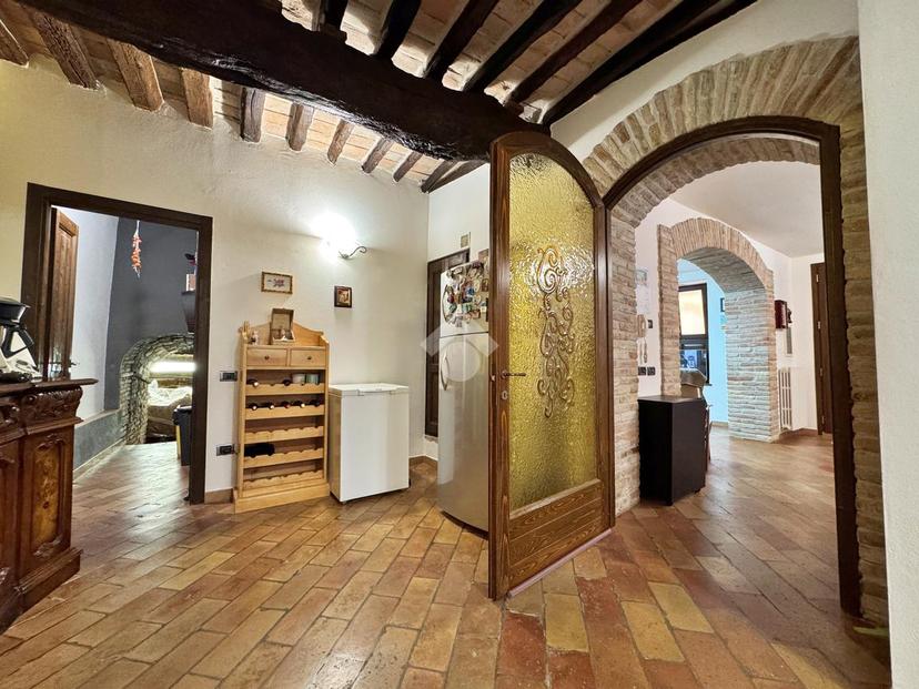 Casa indipendente in Piazza 4 Novembre 1, Vallefoglia — foto 2 di 5