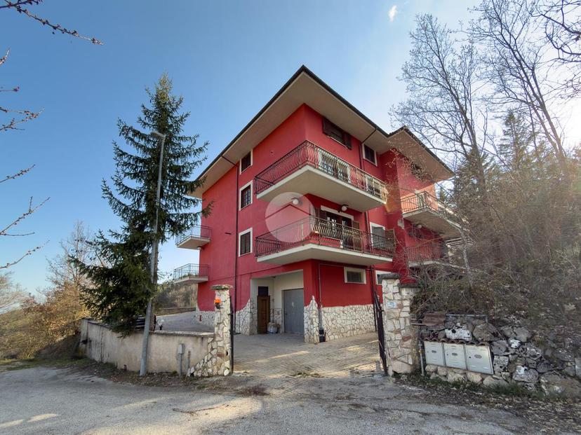 Villa in Via Rotonna, L'Aquila