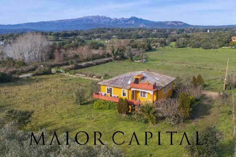 Villa, Monti
