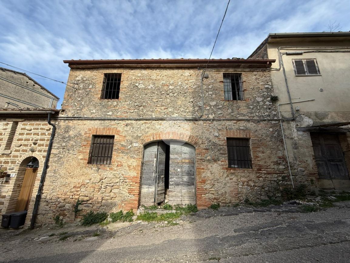 Casa indipendente in Via Borgo 11, Montebuono