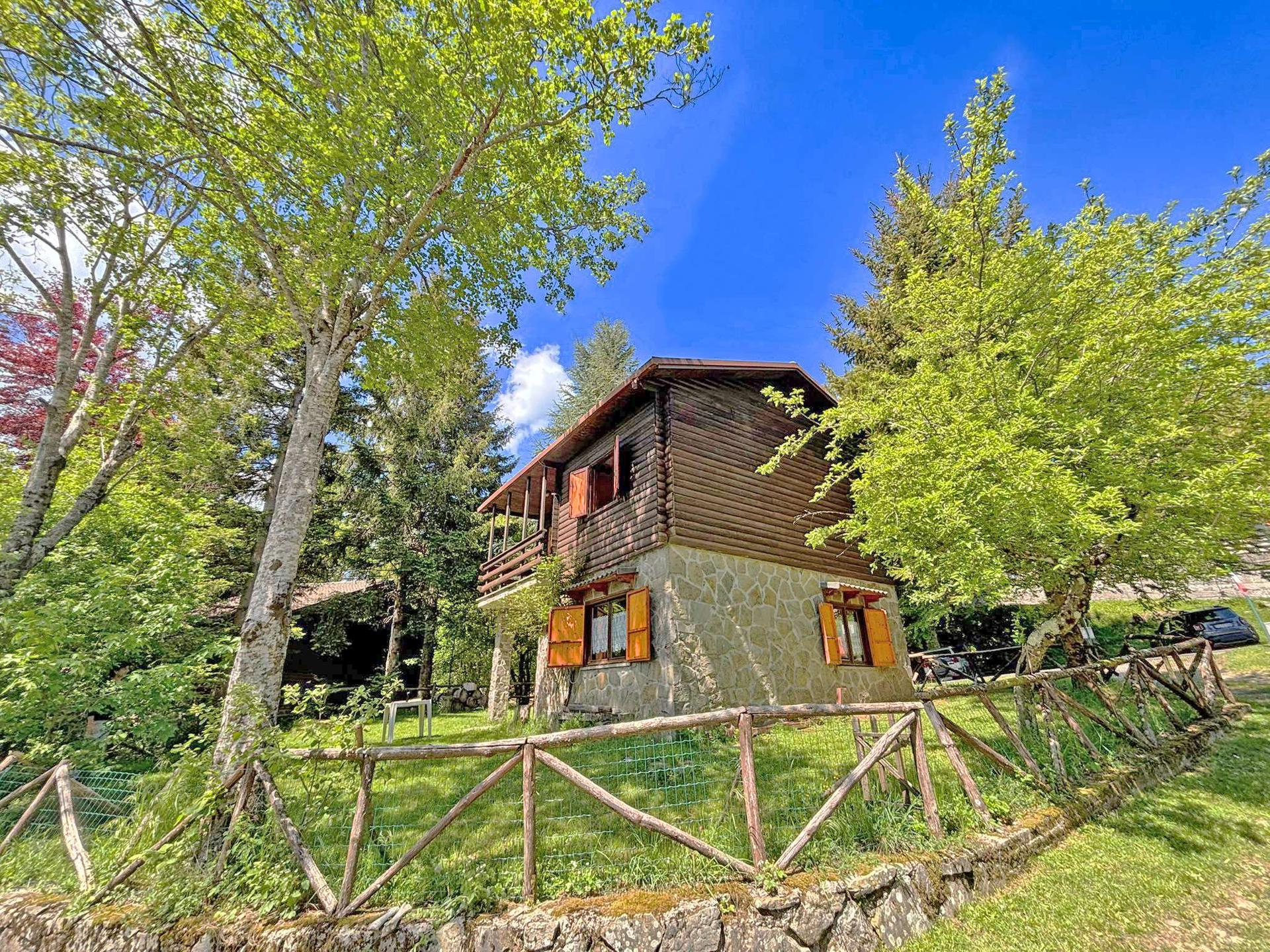 Casa indipendente in Villaggio Aracci, Zeri