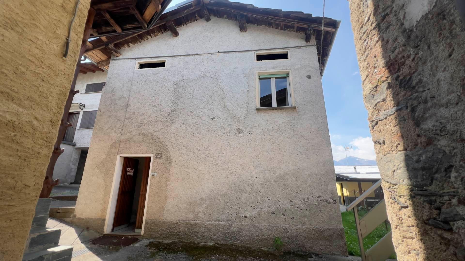 Casa indipendente in Via Albareda, Ponte in Valtellina