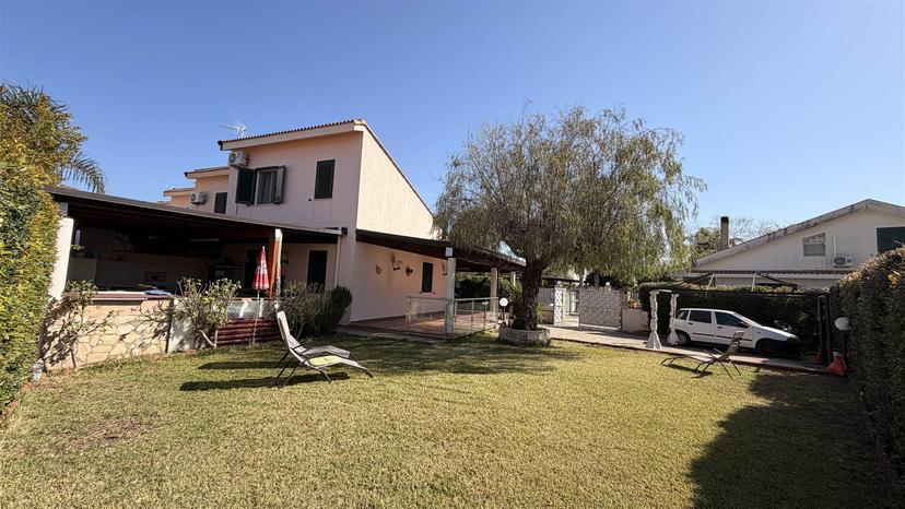 Villa, Campofelice di Roccella — foto 5 di 5