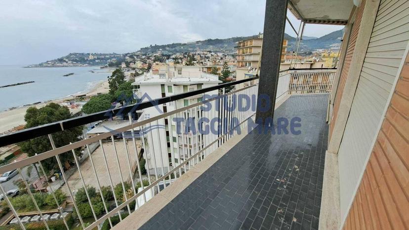 Bilocale in Via Nazario Sauro, Taggia