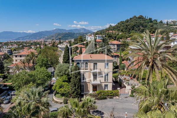 Villa in Via Massimo d'Azeglio 1, Bordighera