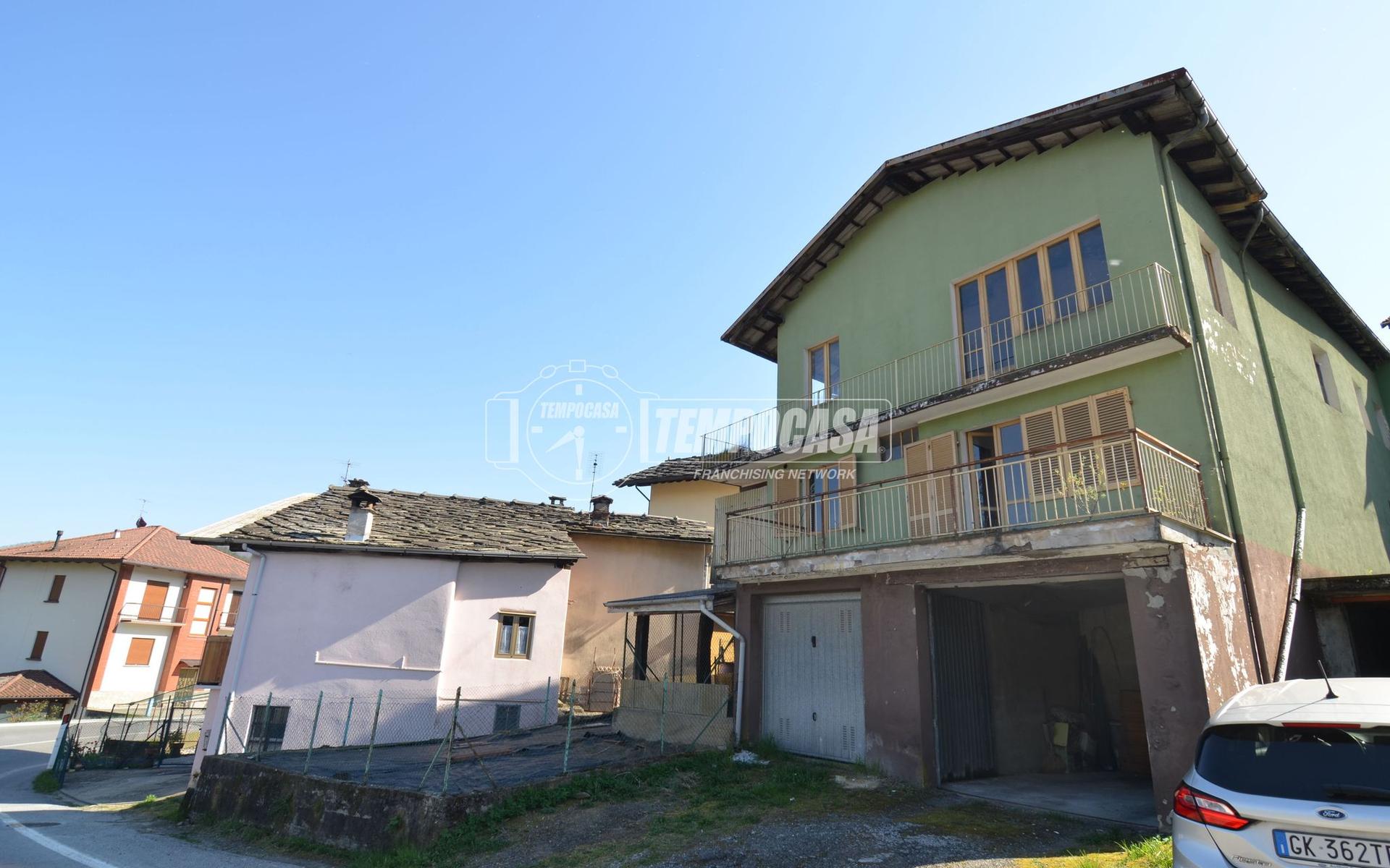 Casa indipendente in Via Perini 18, Traves