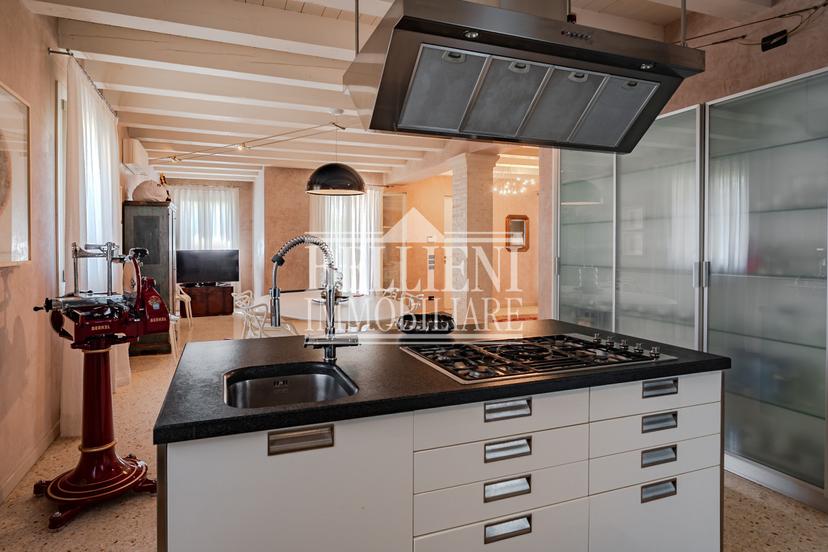Villa in Via Francesco Crispi, Costabissara — foto 2 di 5