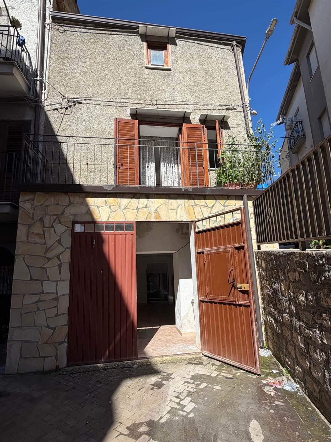 Casa indipendente, Bisacquino