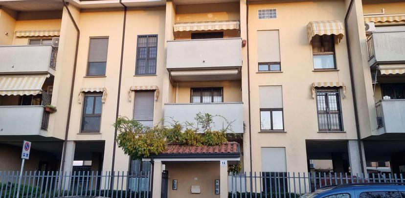Bilocale in Via Dolomiti 14, Brugherio — foto 4 di 5