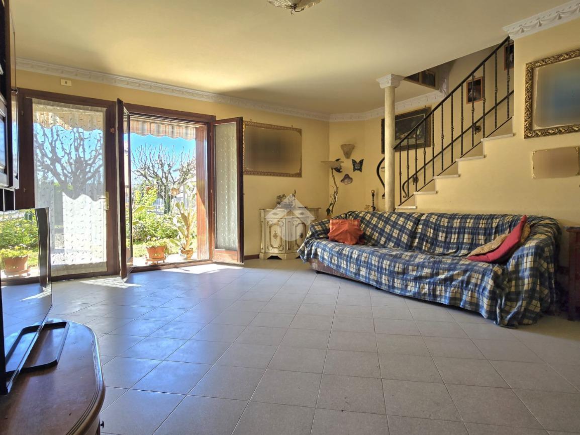 Villa a schiera in Vin Centro Paese 1, Castel d'Azzano