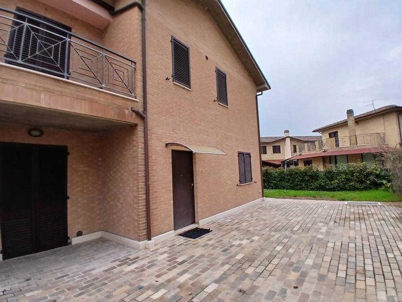 Villa a schiera in Via Milano, Porto Sant'Elpidio — foto 3 di 5