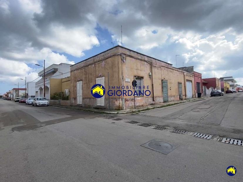 Casa indipendente in Via Rubichi Angolo Via Morelli, Squinzano — foto 3 di 5