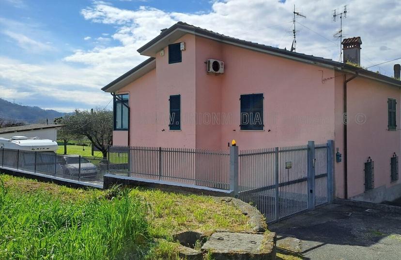 Casa indipendente, Sarzana