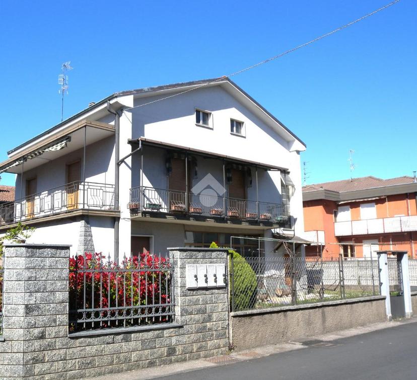 Villa in Via Monfalcone 5, Origgio — foto 4 di 5