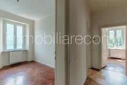Trilocale in Via Besana, Moltrasio