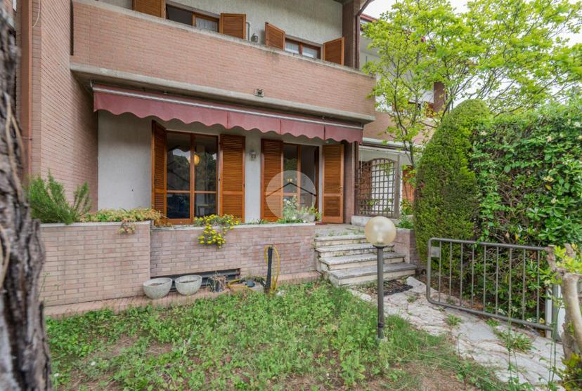 Villa a schiera in Via C. Alvaro 17, Fano — foto 2 di 5