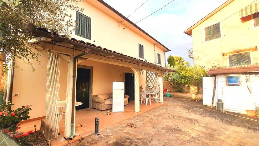 Casa indipendente in Via di Centi, Montecarlo — foto 4 di 5