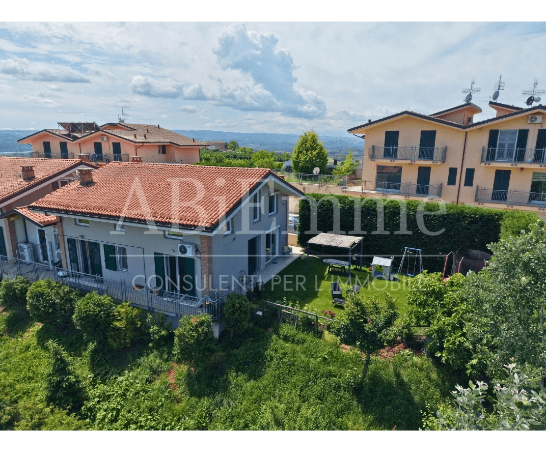 Villa in Via San Defendente 12, Govone