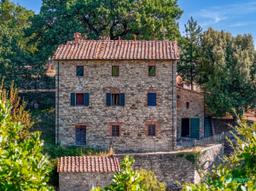 Appartamento in Località Lama Snc, Castelnuovo di Val di Cecina