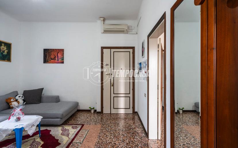 Trilocale in Via Marche, Macerata