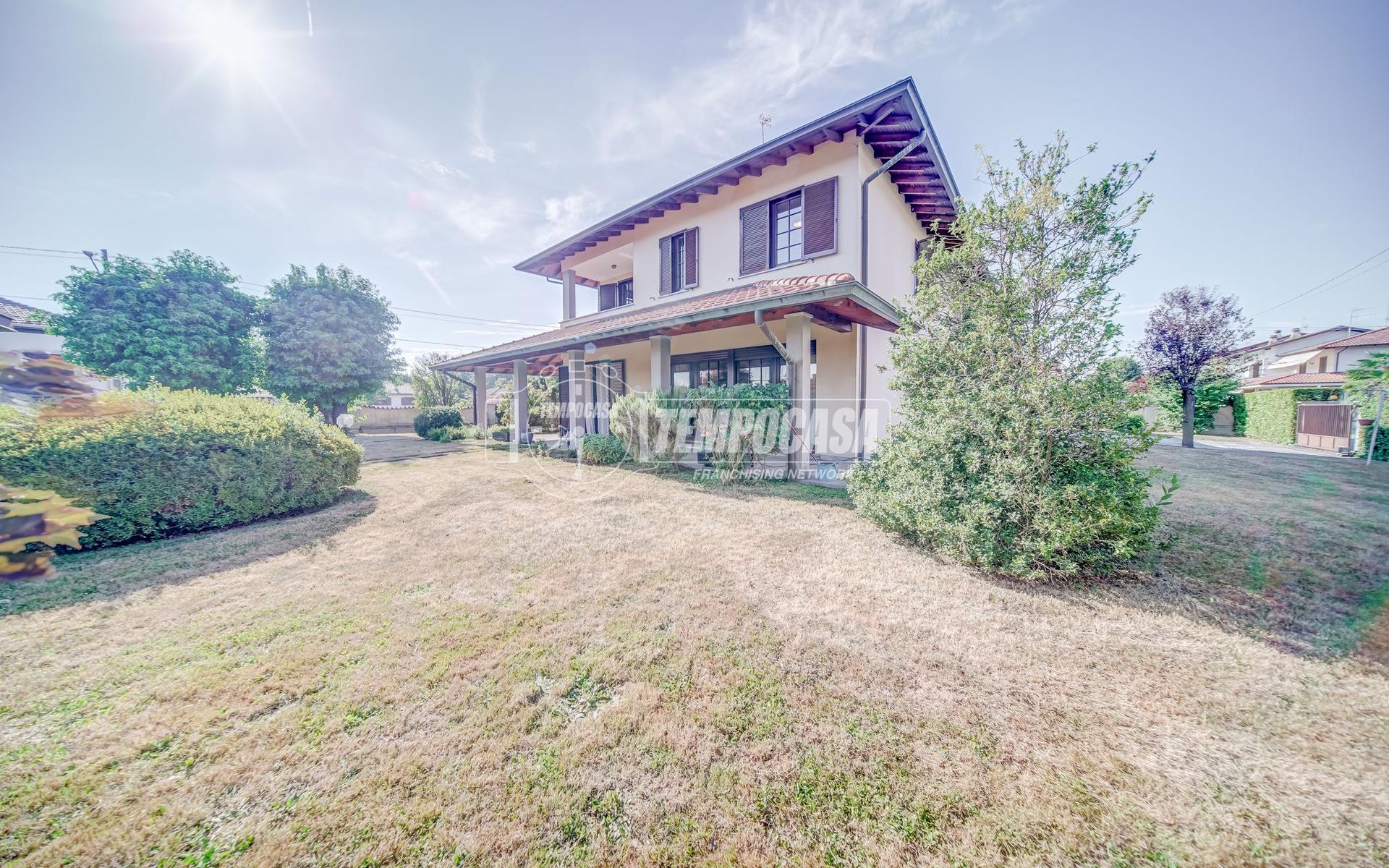 Villa in Via Vittorio Veneto, Varallo Pombia