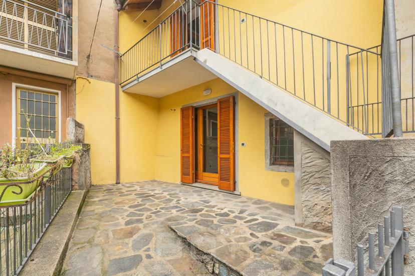 Bilocale in Via Malnaggio, Omegna — foto 2 di 5