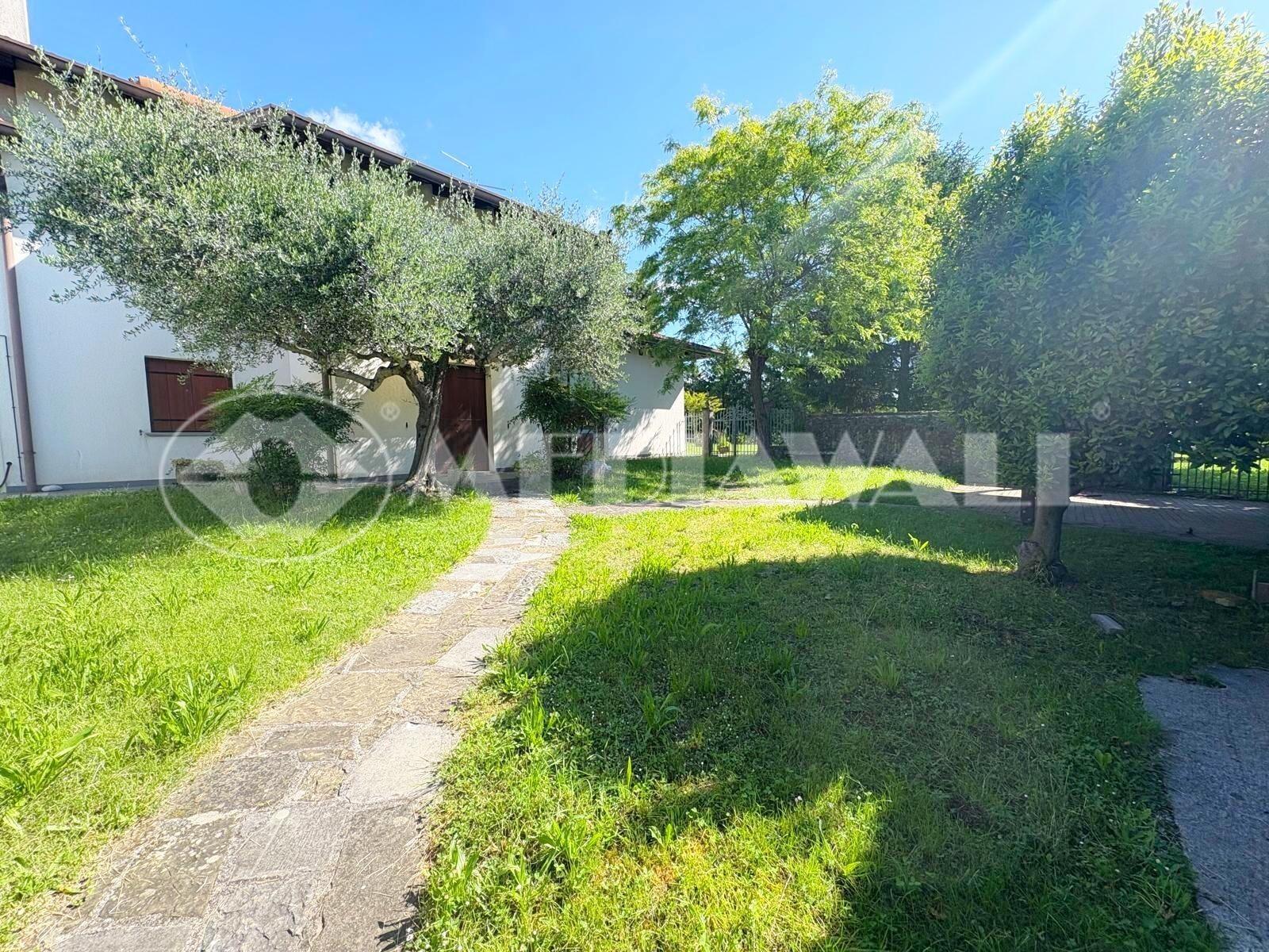 Casa indipendente, Travesio