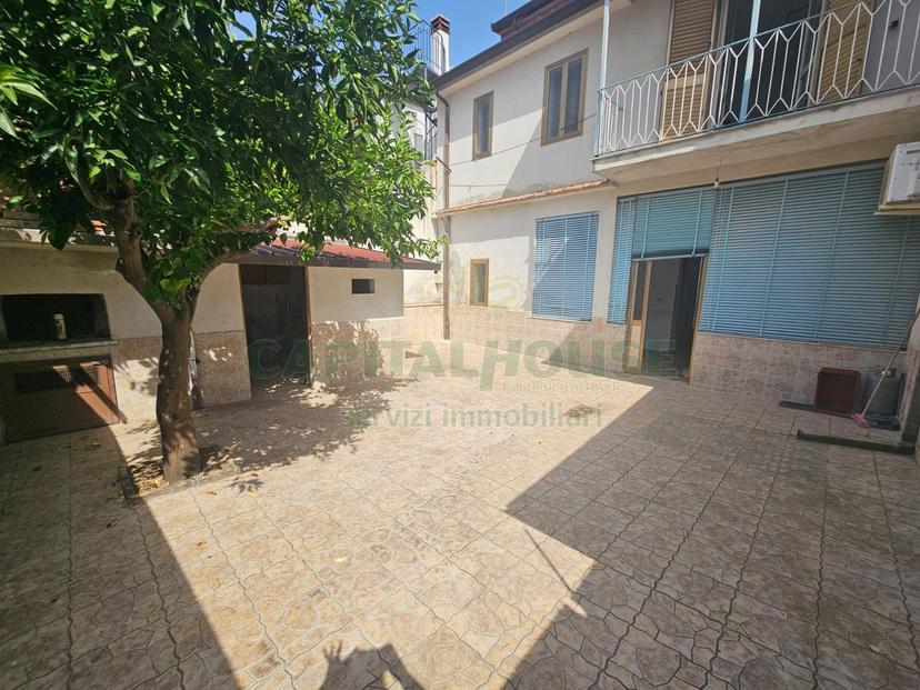Casa indipendente in Via Re di Puglia, Pignataro Maggiore — foto 2 di 5