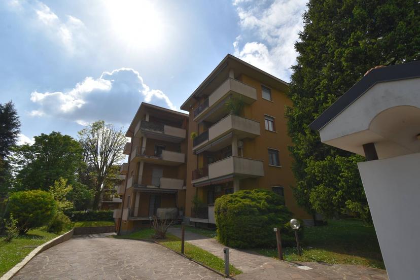 Trilocale in Alcide De Gasperi 5, Bernareggio