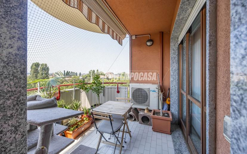 Trilocale in Via Falcone, Melzo