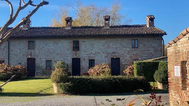 Villa a schiera, Agazzano