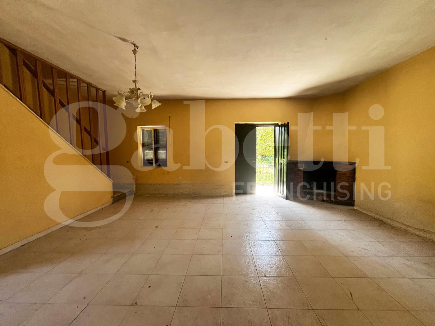 Casa indipendente in Strada Provinciale , Giano Vetusto