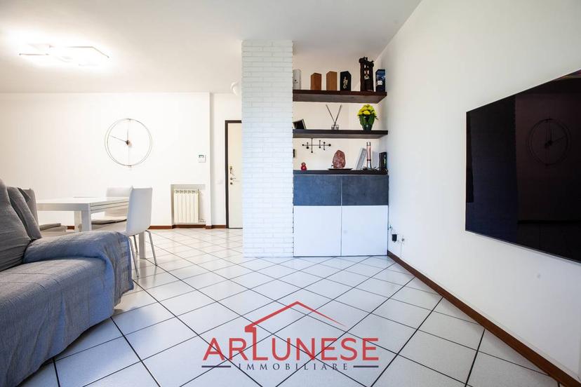 Trilocale in Via Kolbe 7/B, Villa Cortese — foto 3 di 5