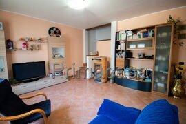 Casa indipendente in Piazza del Popolo 1, Verona
