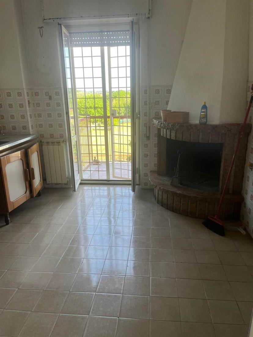Trilocale in Via Don Aurelio Moriggi, Calcata — foto 3 di 5