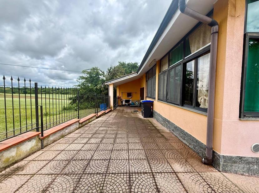 Casa indipendente in Strada Padana Ovest 72, Quattordio — foto 3 di 5