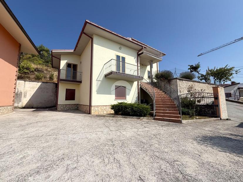 Villa in Piazza Aia Nuova 6, Scoppito — foto 4 di 5