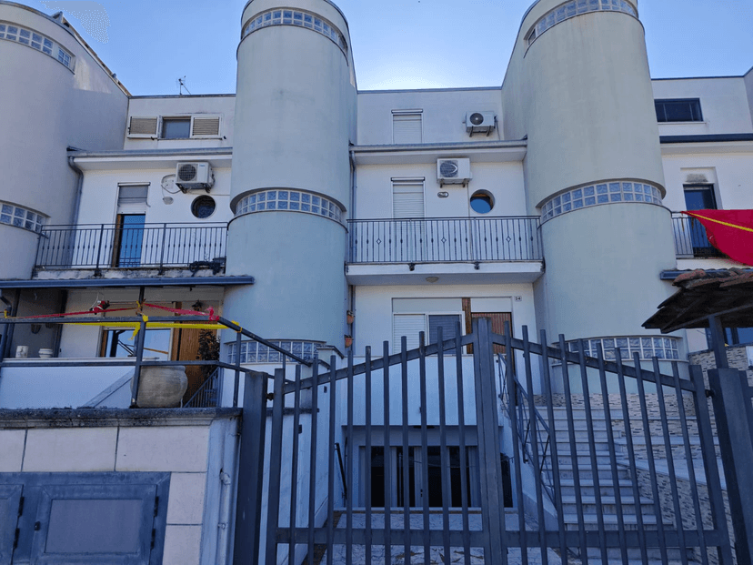 Villa unifamiliare in Via Generale Carlo Alberto dalla Chiesa, Benevento — foto 2 di 5