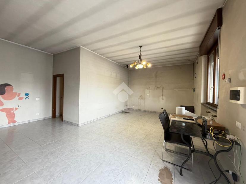 Trilocale in Via V. Monti 101, Seregno — foto 3 di 5