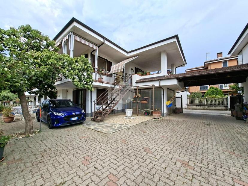 Casa indipendente in Strada Falchetto 59, Bra — foto 4 di 5