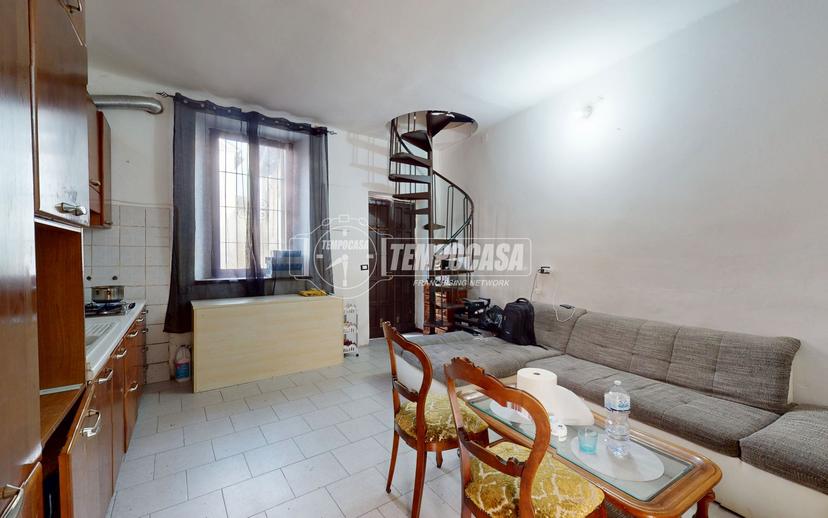 Trilocale in Via Monte Grappa 4, Lentate sul Seveso