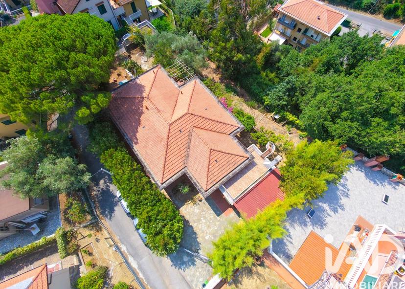 Villa in Via delle Ginestre 5, Ceriale