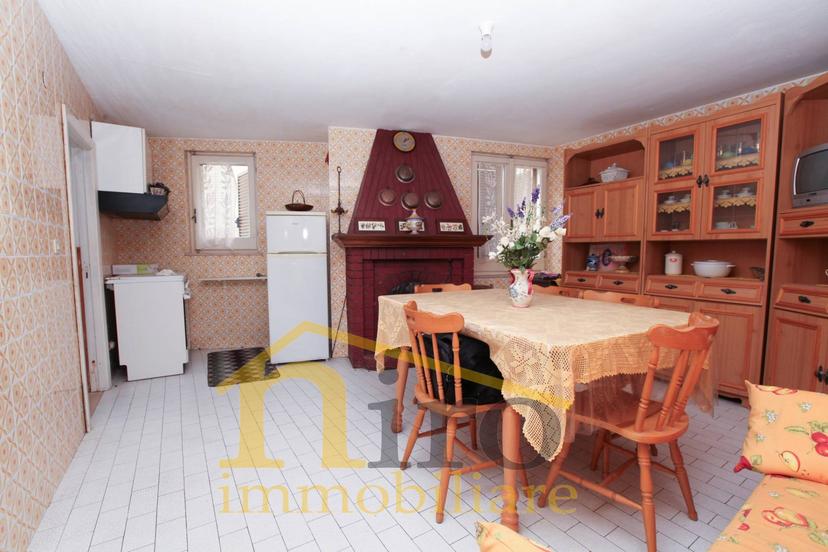 Casa indipendente in Via Roma, Carpineto della Nora — foto 4 di 5